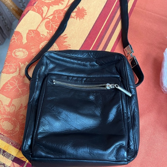 Leather and Co. By Liz Claiborne Dark Brown Crossbody - Picture 1 of 9